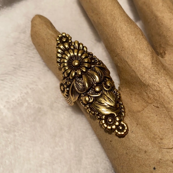 Awesome Lucky Brand southwest style gold tone ring size 6.5 - Picture 1 of 10